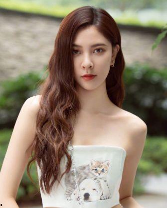 女明星宋妍霏裸身