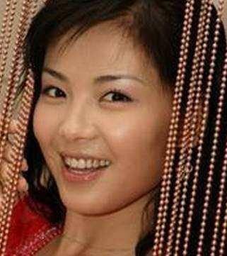 哪个明星的牙齿漂亮,揭秘XXX的迷人微笑